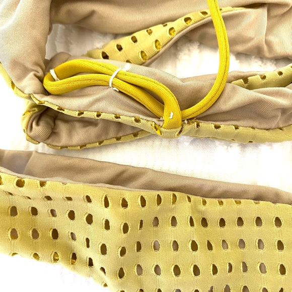 USED Acacia Haku too and Hookipa bottoms. Medium. - Picture 3 of 3